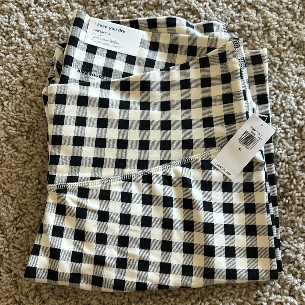 Old Navy PowerChill bike shorts